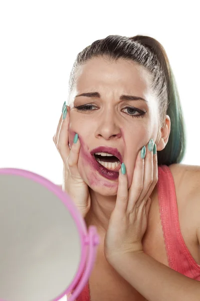 Ung kvinna som gråter — Stockfoto