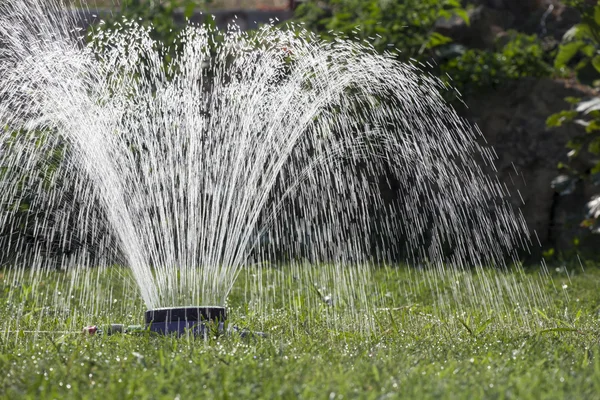 su püskürtme yağmurlama