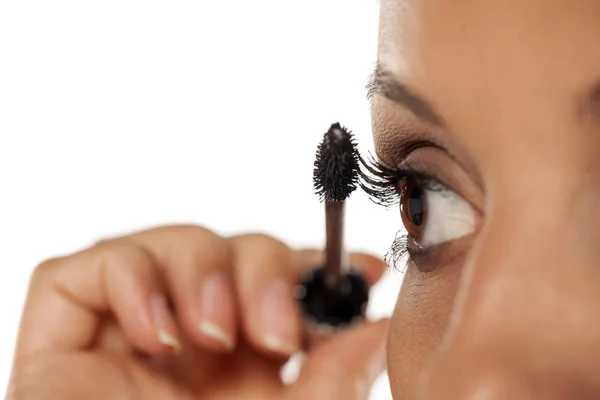 Mujer haciendo maquillaje — Foto de Stock