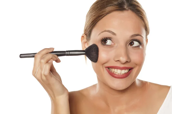 Perempuan Melakukan Makeup — Stok Foto