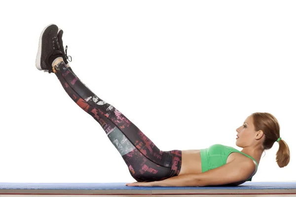 Woman doing fitness exercises — Stock Photo, Image