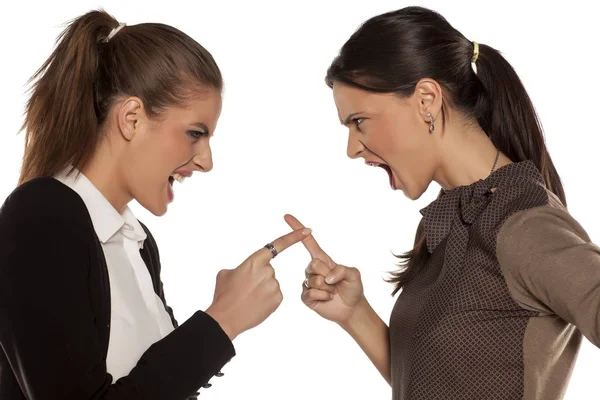 Dos mujeres enojadas — Foto de Stock