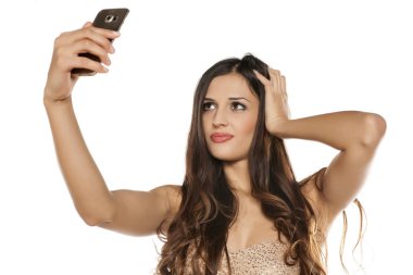 Selfie çeken kadınlar.