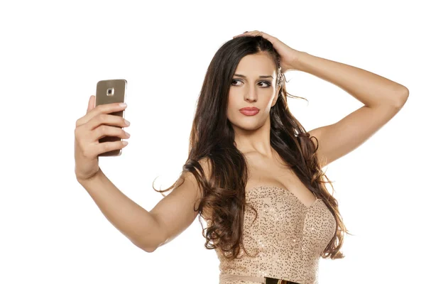 Kobiety robiące selfie — Zdjęcie stockowe