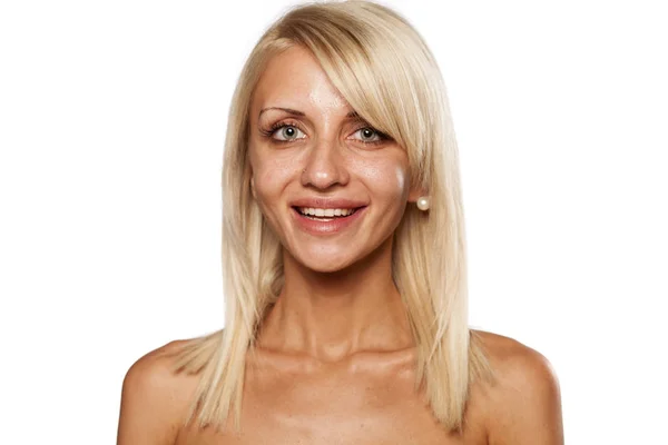 Blondine ohne Make-up — Stockfoto