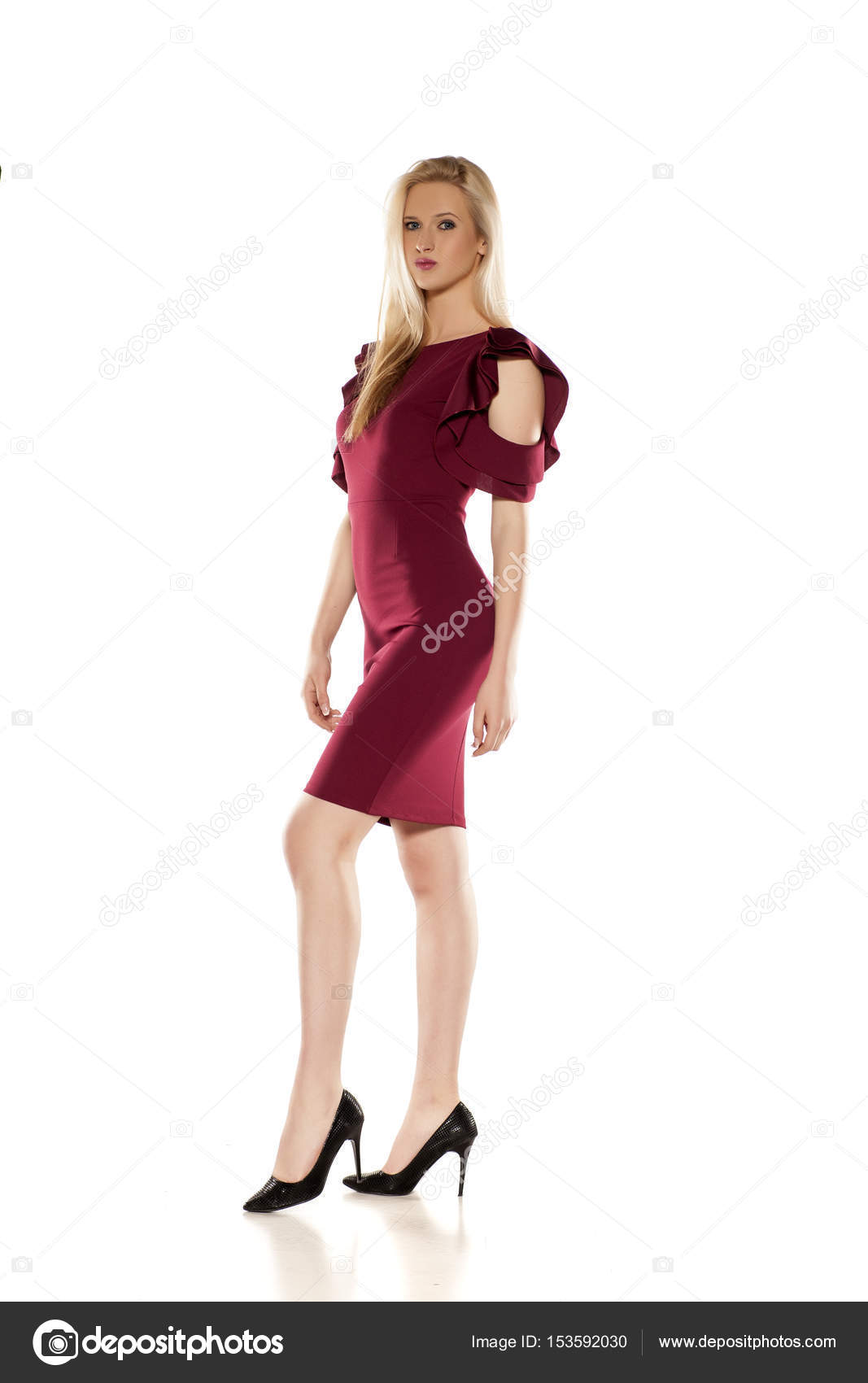 Blonde En Robe Courte Vgeorgiev ©153592030 Photographie — nOXZk0NP8w