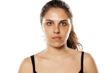 kadın makyaj olmadan