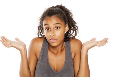 Kadın şüpheli hareketi ile