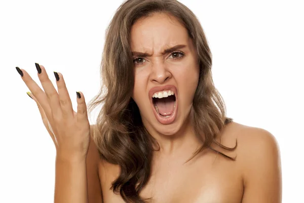 Junge Wütende Frau Schreit Auf Weißem Hintergrund — Stockfoto