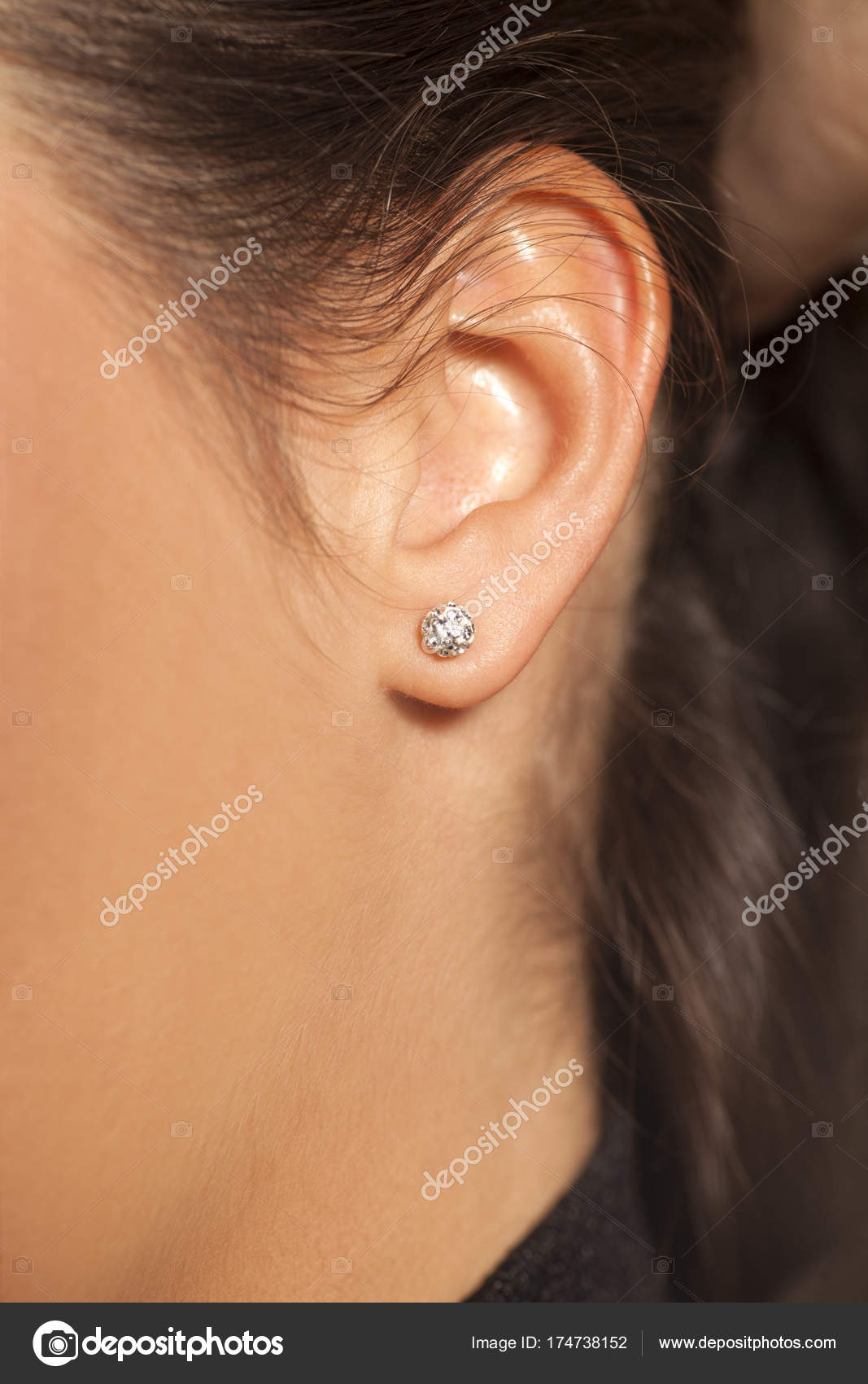 Female stud earrings deals