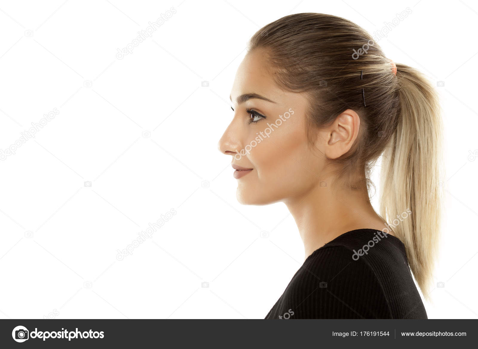 Pony tail teen posing | Porno foto) Pony tail teen posing | Sex images)