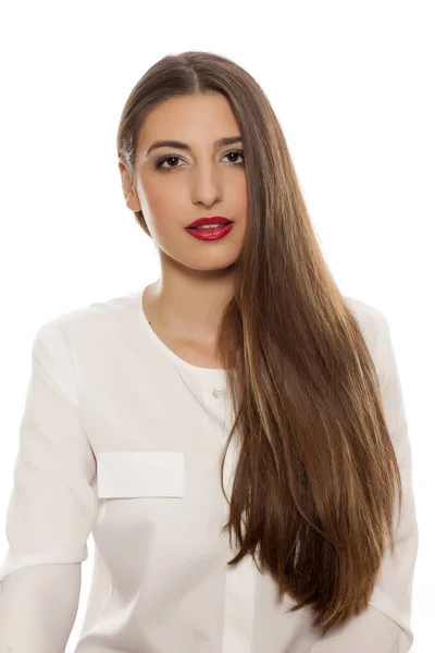 Schöne Junge Frau Mit Langen Glatten Haaren Auf Weißem Hintergrund — Stockfoto
