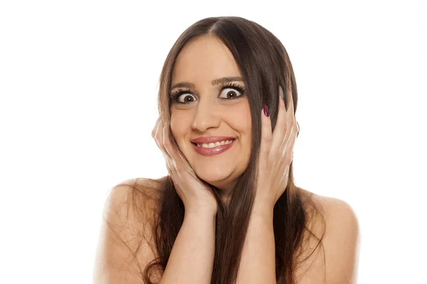 Mujer Joven Tonta Haciendo Caras Estúpidas Sobre Fondo Blanco —  Fotos de Stock