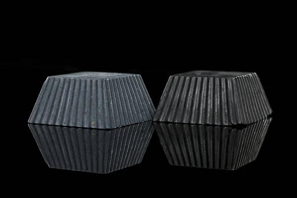 Két Kézzel Készült Szappanok Fekete Aktivált Faszén Fekete Háttér — Stock Fotó