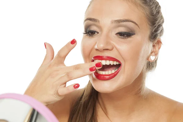 Young Woman Cleaning Lipstick Her Teeth Her Fingers — Stock Photo, Image