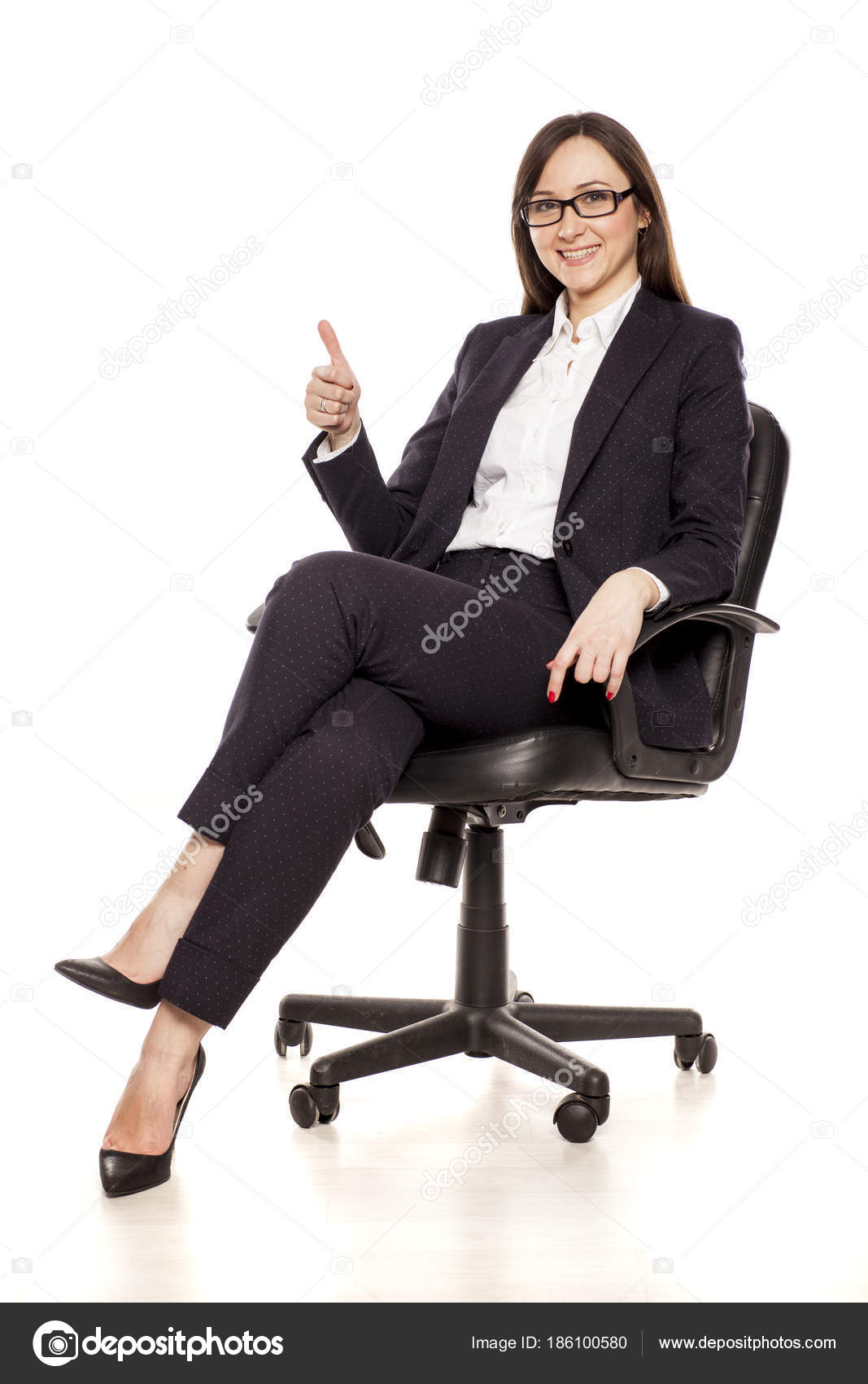 Heureux Chaise Bureau Affaires Une Pouce Vers Femme Dans Montrant ukXZPi