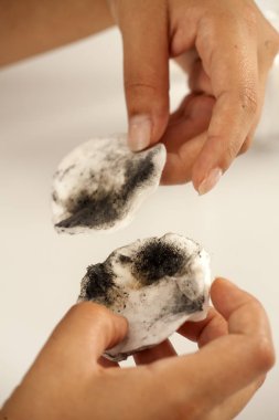 Eller kirli pamuklu ped