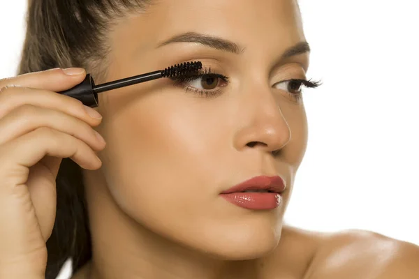Woman Applying Mascara Her Eyelashes — Stock Photo, Image