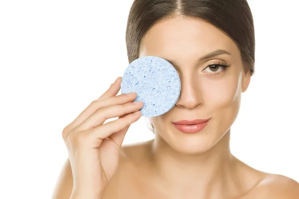 Young Beautiful Woman Posing Sponge Pad White Background — Stock Photo, Image