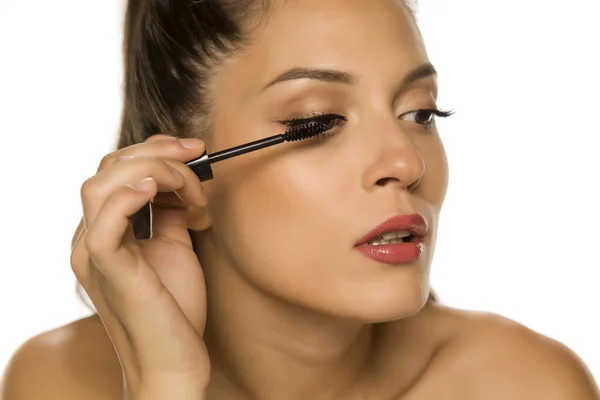 Woman Applying Mascara Her Eyelashes — Stock Photo, Image