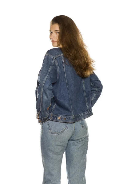 Вид Сзади Молодой Женщины Джинсовой Куртке Белом Фоне — стоковое фото