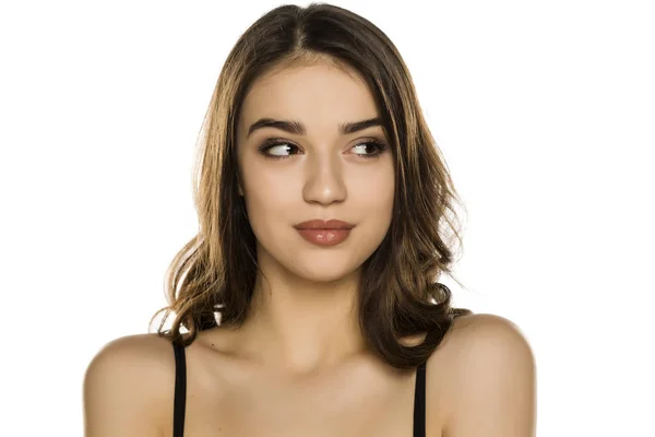 Mujer Joven Con Maquillaje Posando Sobre Fondo Blanco —  Fotos de Stock