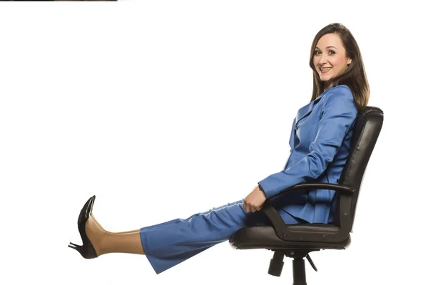 Jovem Mulher Negócios Sentado Cadeira Fundo Branco — Fotografia de Stock