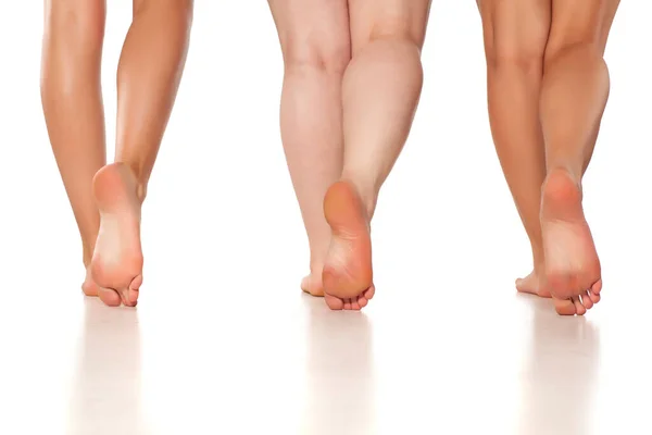 Bir Kadının Bacakları Ayakları Farklı Ağırlıklarda Kadın — Stok fotoğraf
