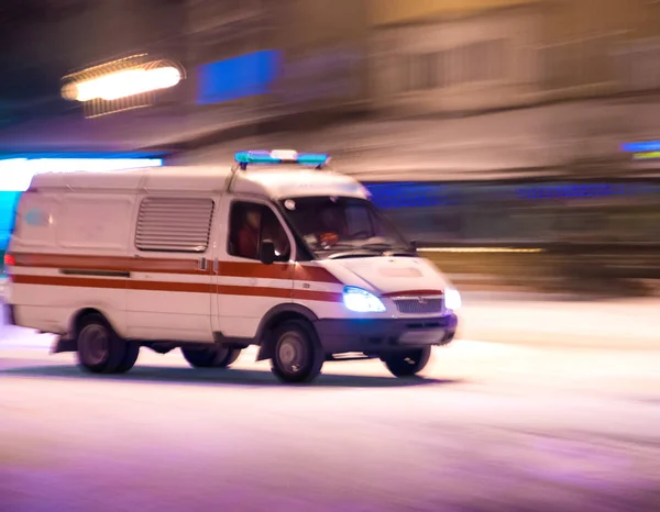 Ambulancia en movimiento —  Fotos de Stock