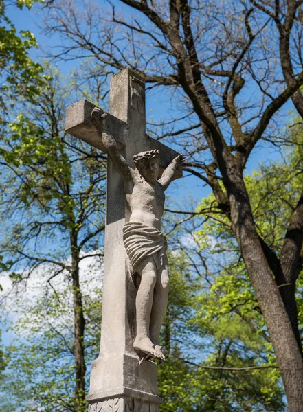 Régi szobor, a sírja a Lychakivskyj temetőben — Stock Fotó