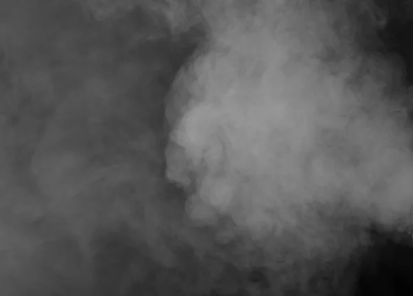 Fumée isolée sur fond noir — Photo