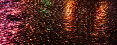 Kentsel arka plan. Işıklar ve gölgeler şehir