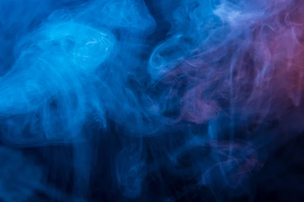 抽象的なブルーとピンクの暗い背景の煙 — ストック写真