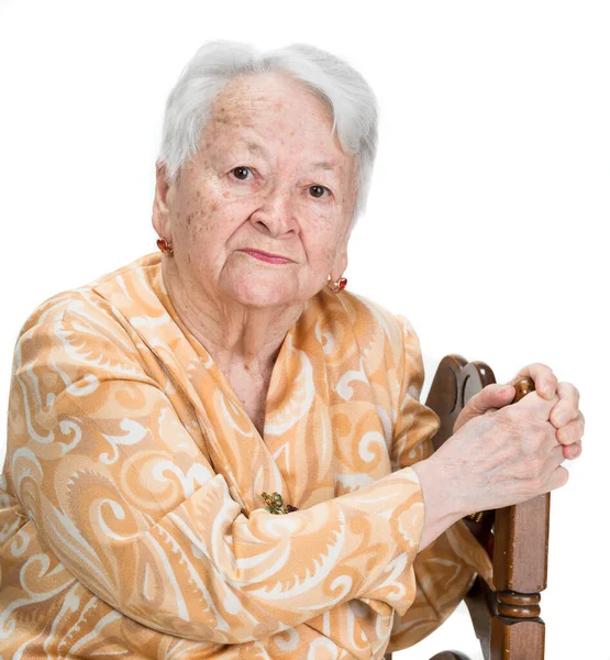 Retrato de mulher idosa pensativa posando em estúdio — Fotografia de Stock