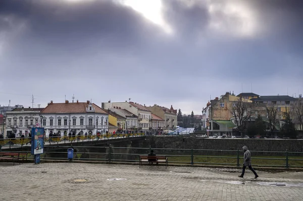 UZHOROD, UCRAINA-GENNAIO 30, 2020: Strade e architettura di — Foto Stock