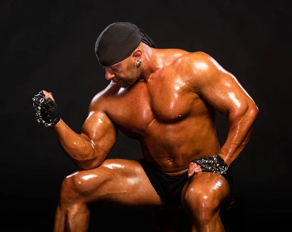 Handsome Muscular Bodybuilder Black Shorts Bandana Posing Studio Dark Background — Stock Photo, Image