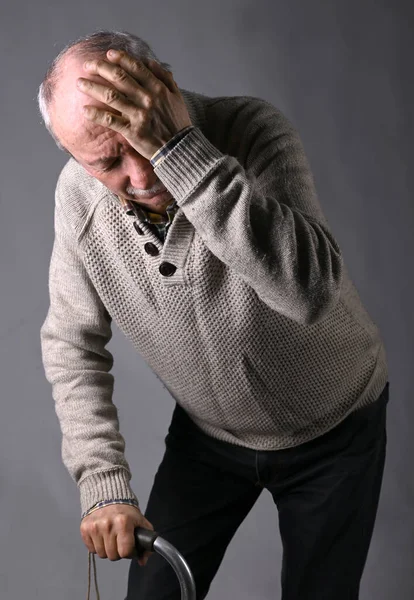 Vård Smärta Stress Och Ålderskoncept Sjuk Gammal Man Senior Man — Stockfoto