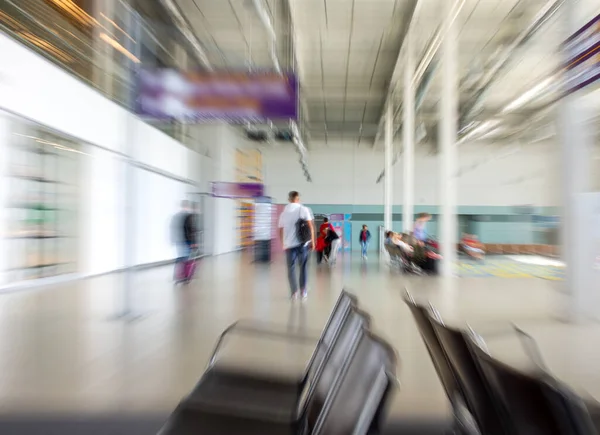 Concept Transport Résumé Flou Dans Terminal Aéroport Voyageurs Touristes Attendent — Photo