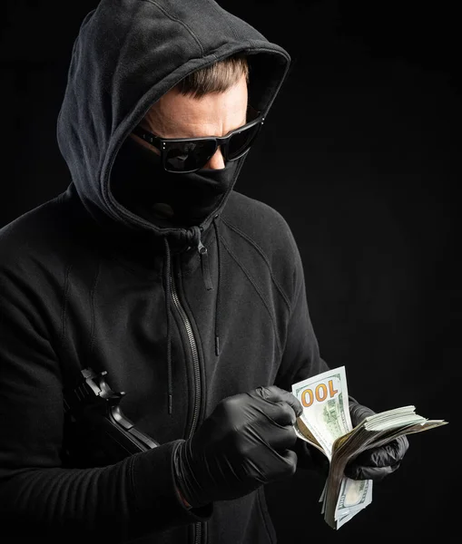 Man Zwart Masker Hoody Met Een Pistool Pak Dollars Zwarte — Stockfoto