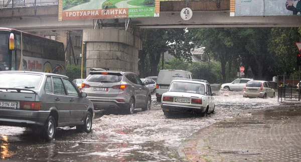 Uzhorod Ukraine Temmuz 2019 Uzhhorod Ukrayna Şiddetli Yağmur Şiddetli Yağmurlardan — Stok fotoğraf