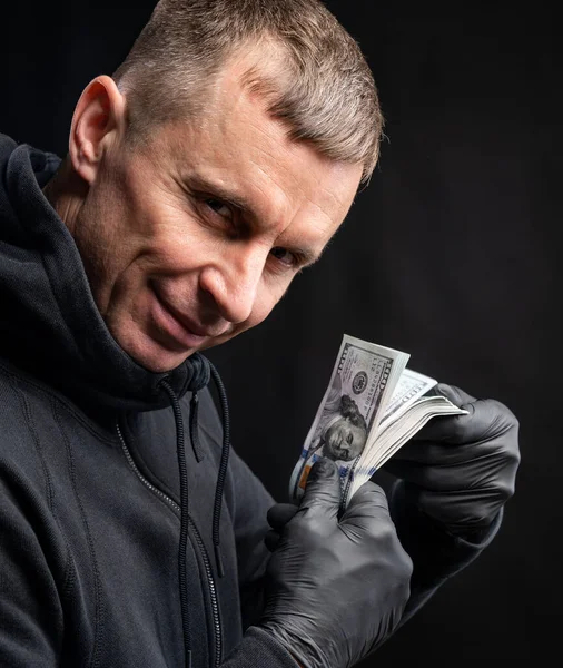 Bedrijfs Financieel Concept Man Zwart Hoody Holding Pack Van Amerikaanse — Stockfoto