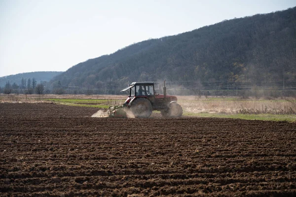 Farmer Tractor Preparing Land Seedbed Cultivator Early Spring Pre Seeding — Stock Photo, Image