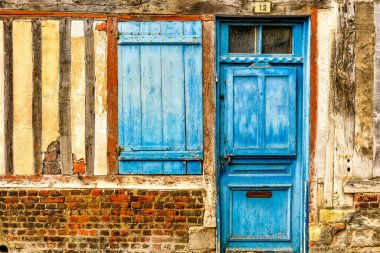 Francia, nelle vecchie vie vicino al porto