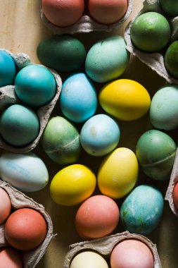 Renkli Paskalya yumurta se
