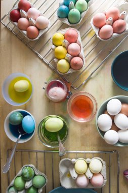 Renkli Paskalya yumurta se