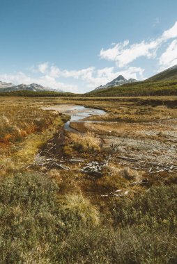 Zümrüt lagoon, Ushuaia, Tierra del Fuego, Arjantin yakınındaki trekking yolundaki vahşi Patagonya.