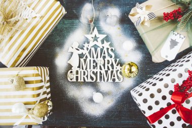 Noel paketi paketleme