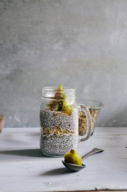 Chia puding taze incir ile