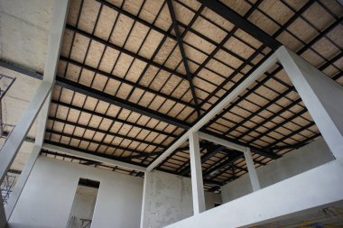 Yapım aşamasındaki evin iç mimari modern tasarımı.