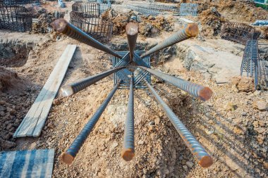 Beton yapıyı güçlendirmek için çelik işçiliği